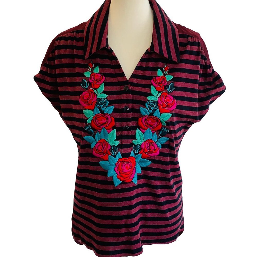NWT - Nick & Mo Embroidered Sheer Back Top - Picture 12 of 12